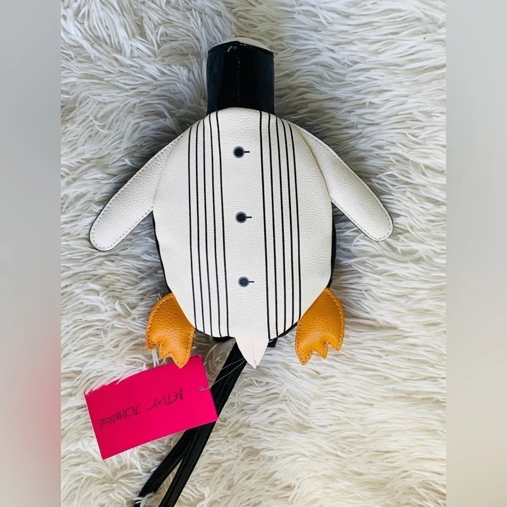 NWT Betsey Johnson KITSCH TOTALLY TUXEDO TALES PENQUIN WRISTLET BJ62000H